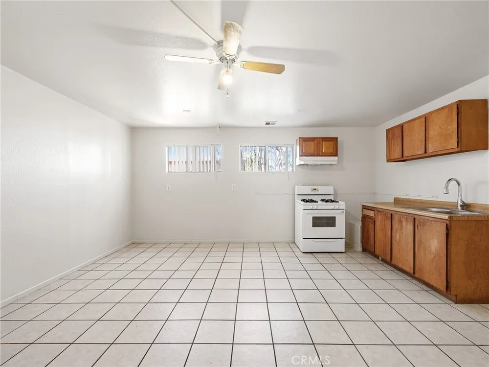 11935 Wapato Rd, Apple Valley, CA 92308