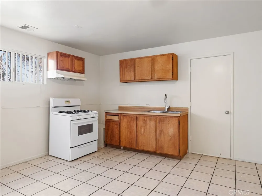 11935 Wapato Rd, Apple Valley, CA 92308