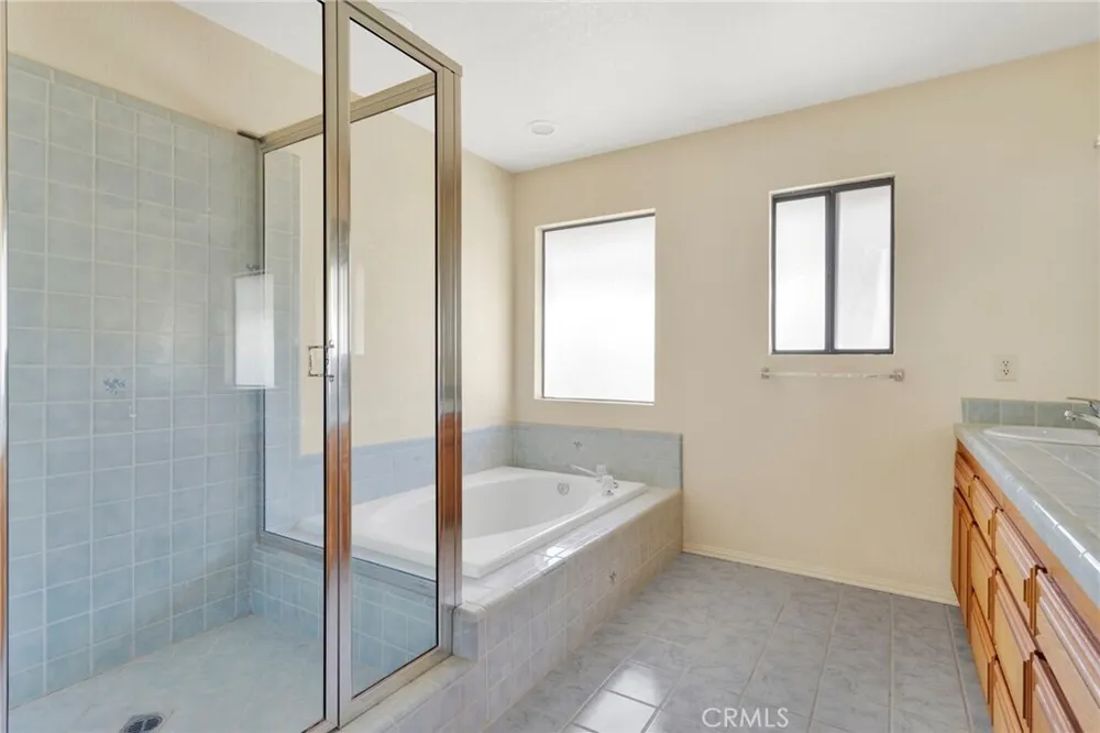 16466 Tude Rd, Apple Valley, CA 92307