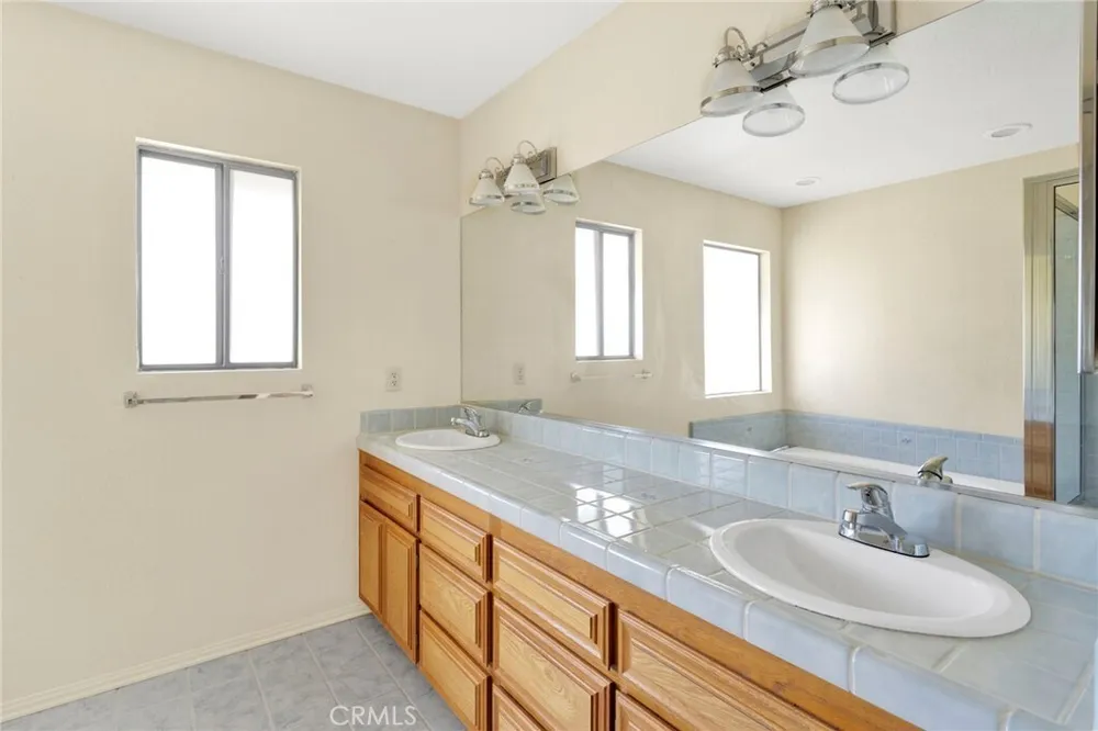 16466 Tude Rd, Apple Valley, CA 92307
