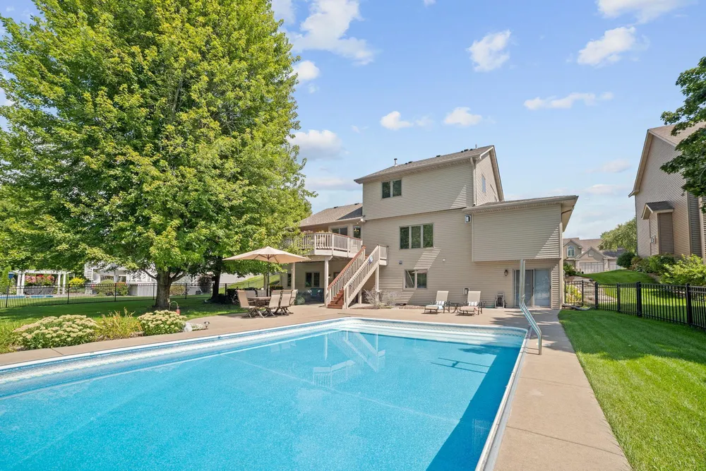 11239 Apennine Way, Inver Grove Heights, MN 55077
