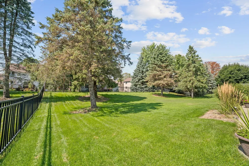 11239 Apennine Way, Inver Grove Heights, MN 55077