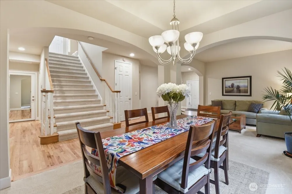 26050 SE 23rd Pl, Sammamish, WA 98075