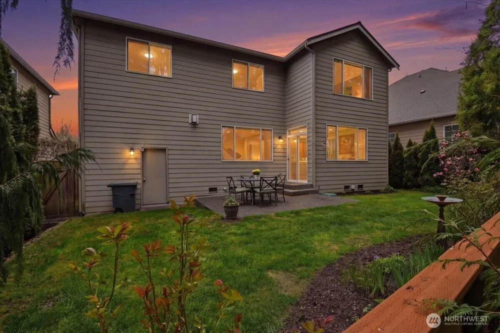 26050 SE 23rd Pl, Sammamish, WA 98075