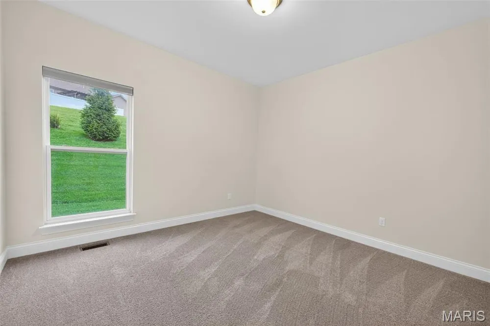 2 Kandahar Ct, St Charles, MO 63303