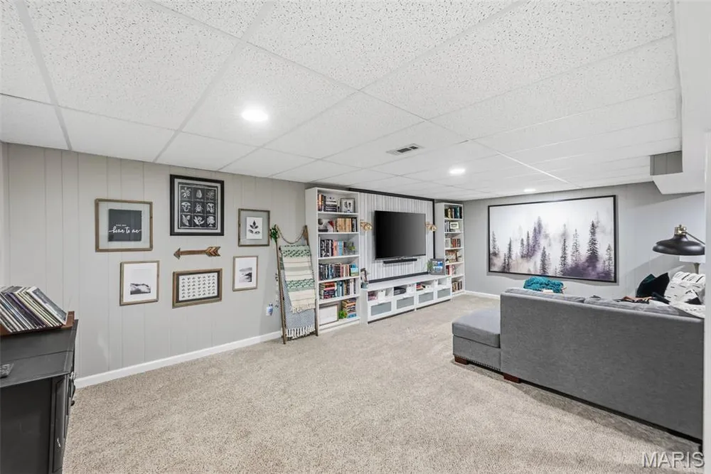 13 Spring Fawn Ln, St Peters, MO 63376