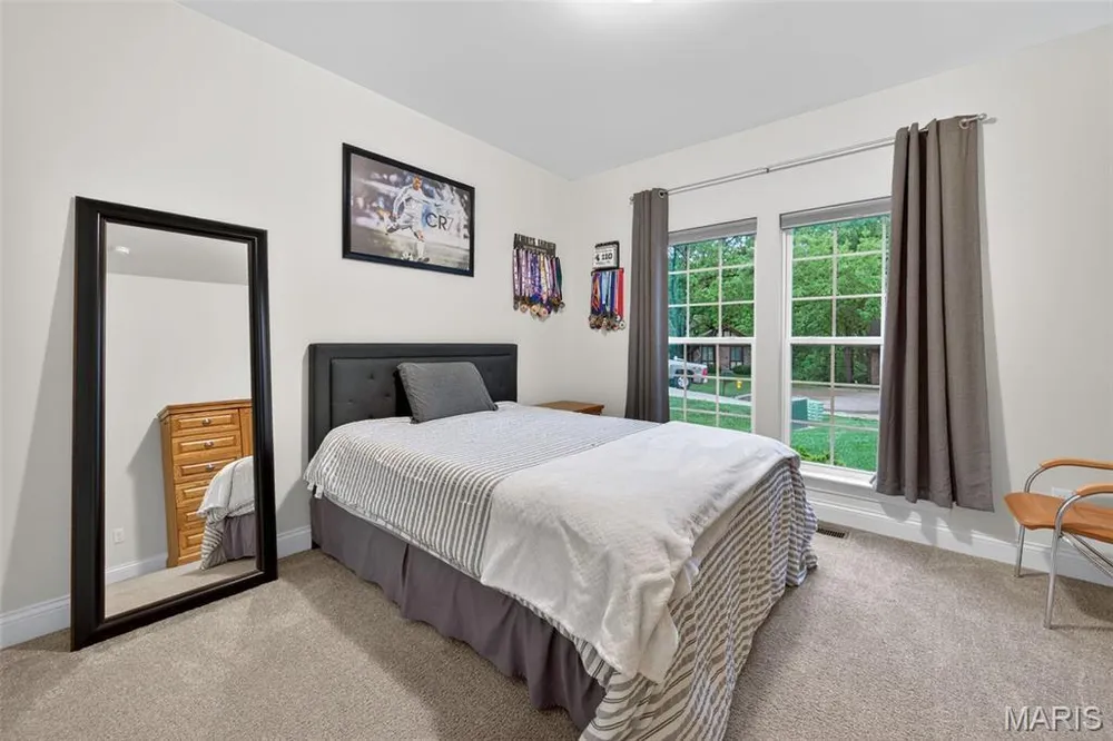 2 Kandahar Ct, St Charles, MO 63303