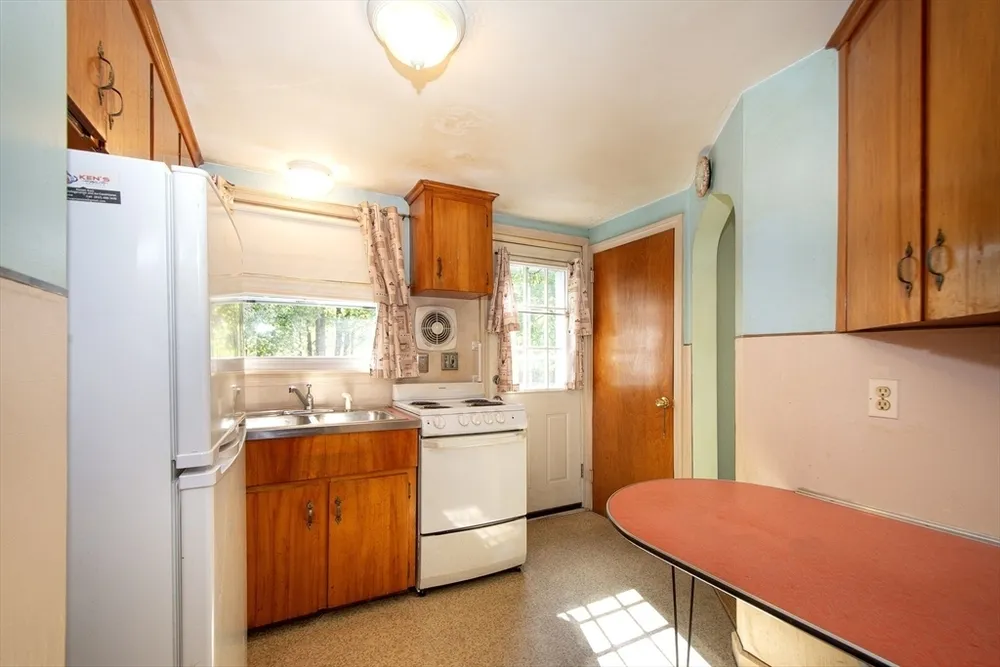 81 Livoli Ave, Braintree, MA 02184