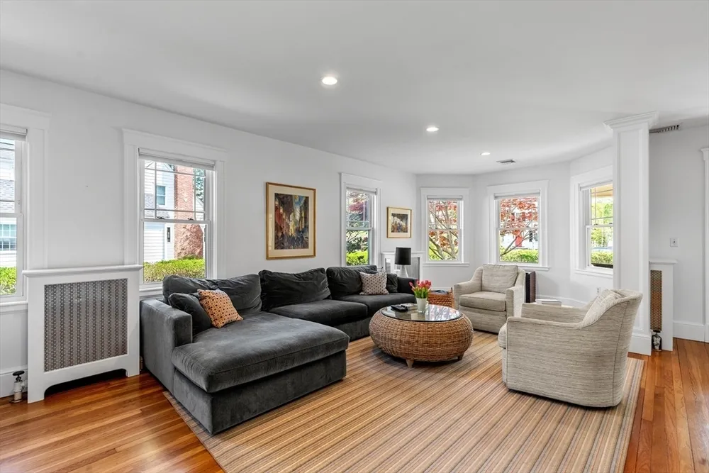 431 Main St, Hingham, MA 02043