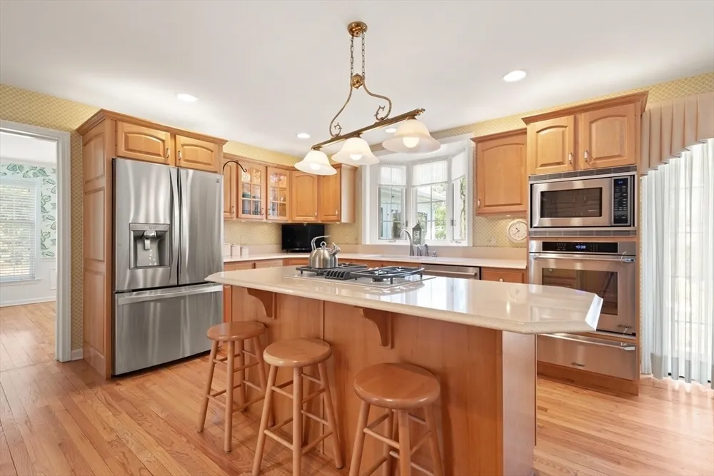 6 Barn Ln, Westford, MA 01886