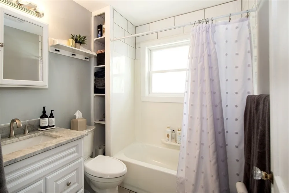 16 Elinor Rd, Weymouth, MA 02190