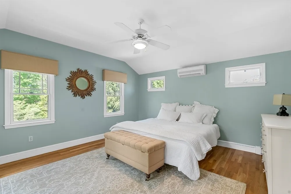 431 Main St, Hingham, MA 02043