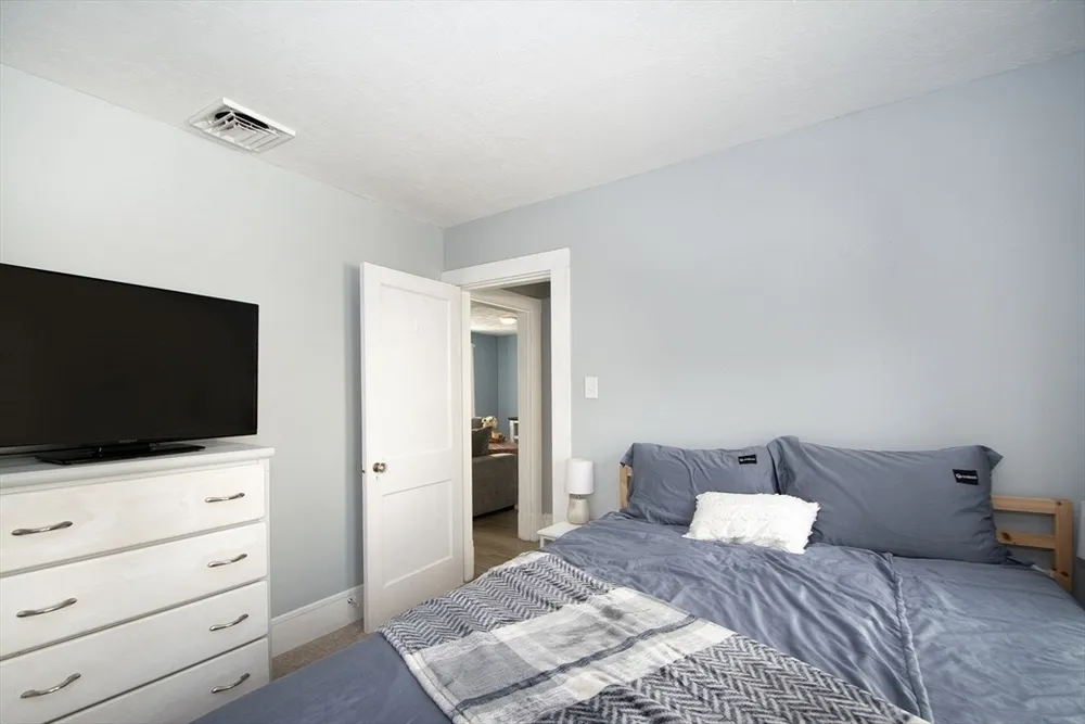 16 Elinor Rd, Weymouth, MA 02190