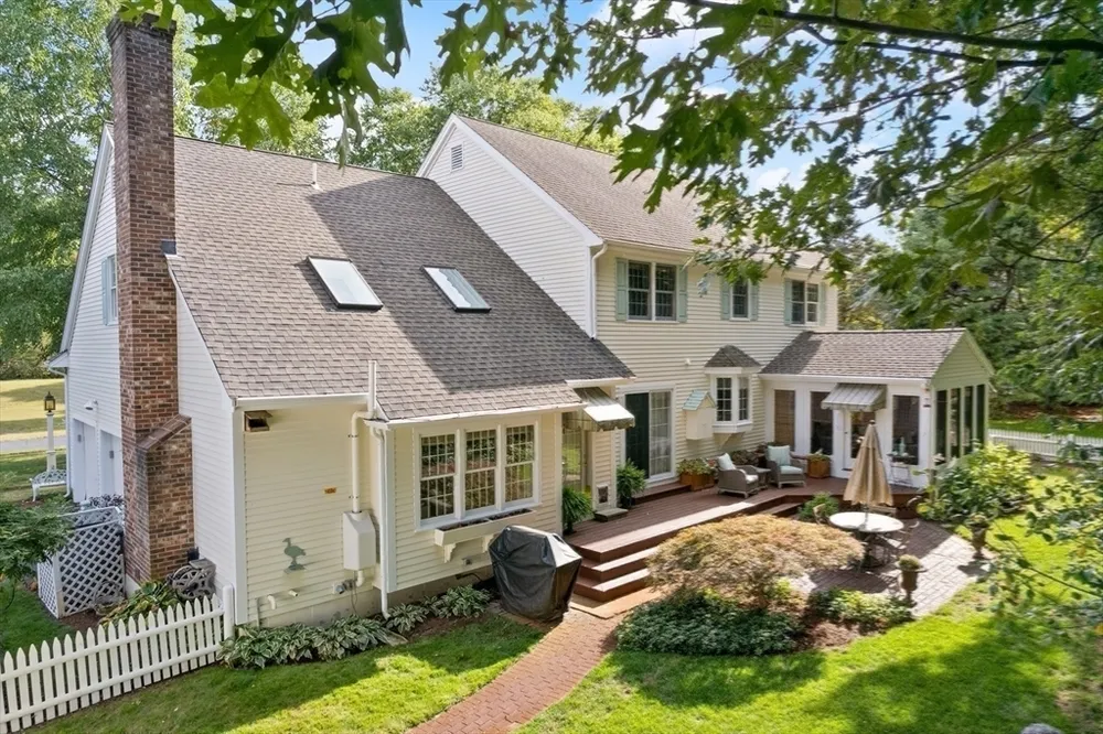 6 Barn Ln, Westford, MA 01886