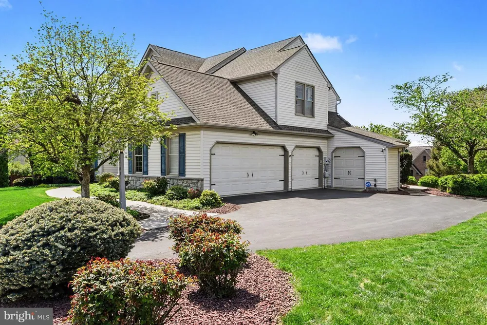 1103 Wansford Rd, Mechanicsburg, PA 17050