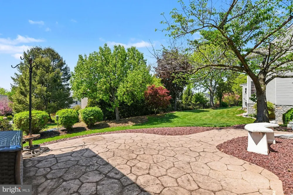 1103 Wansford Rd, Mechanicsburg, PA 17050