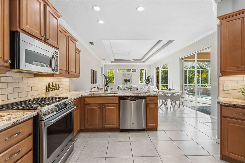 7918 Edmonston Circle, Bradenton, FL 34201