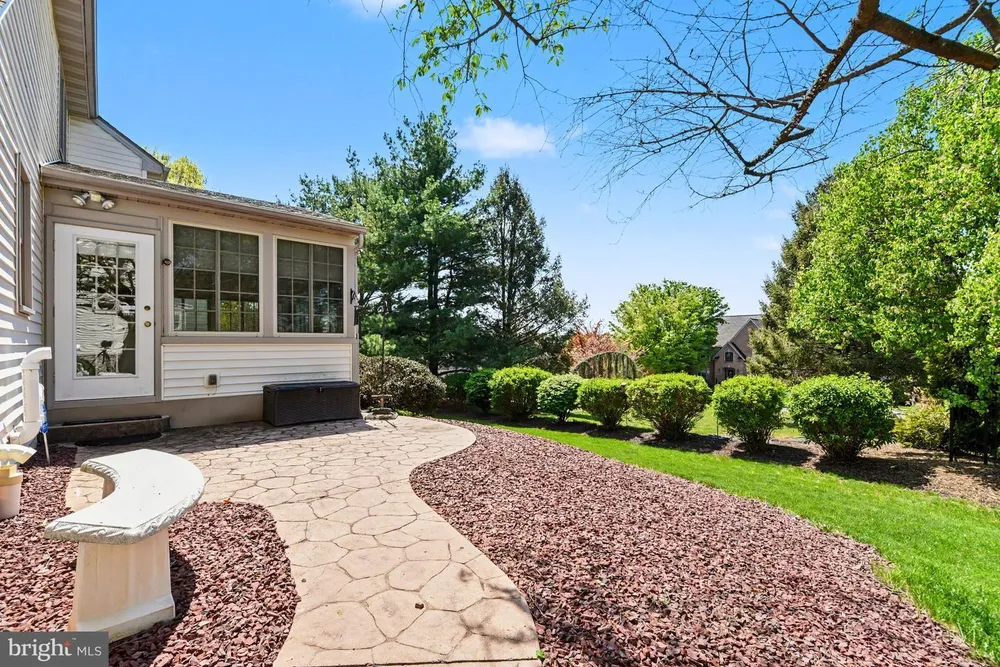 1103 Wansford Rd, Mechanicsburg, PA 17050