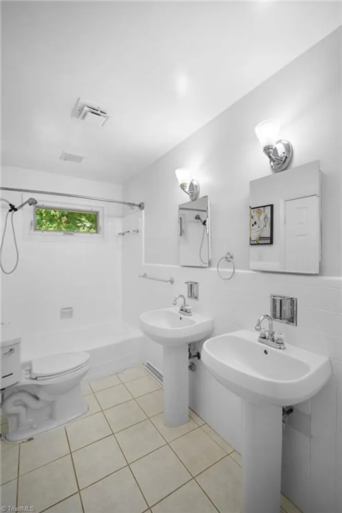 738 Elderwood Ave, Winston-Salem, NC 27103