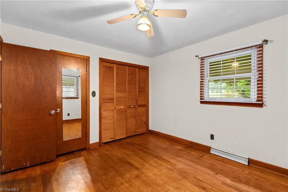 4106 Whitfield Rd, Winston-Salem, NC 27105