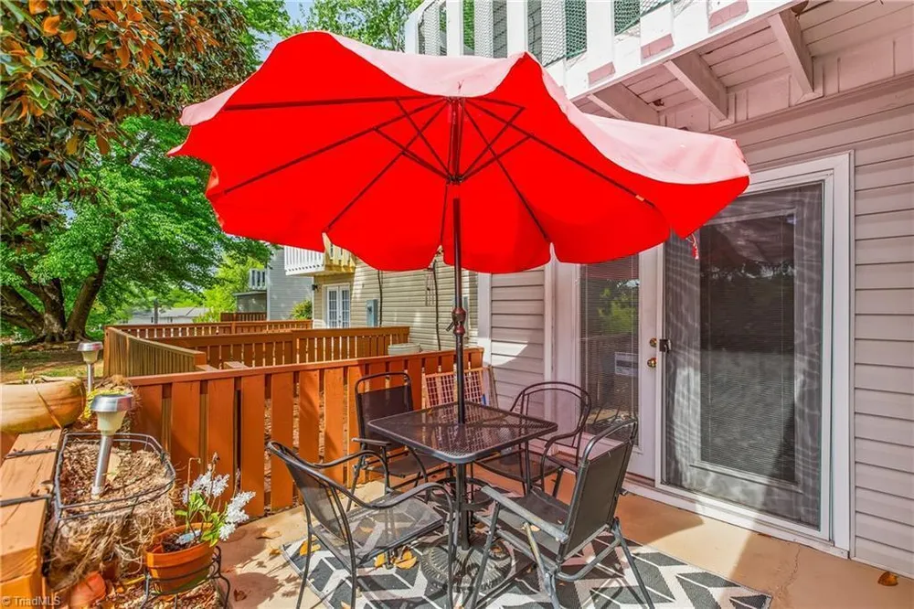 3753 Heathrow Dr, Winston-Salem, NC 27127