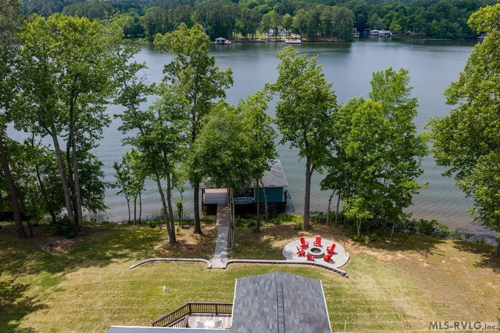 154 Herman Rd, Bracey, VA 23919
