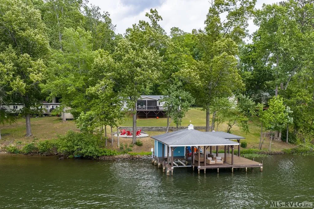 154 Herman Rd, Bracey, VA 23919