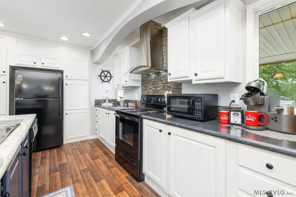 154 Herman Rd, Bracey, VA 23919