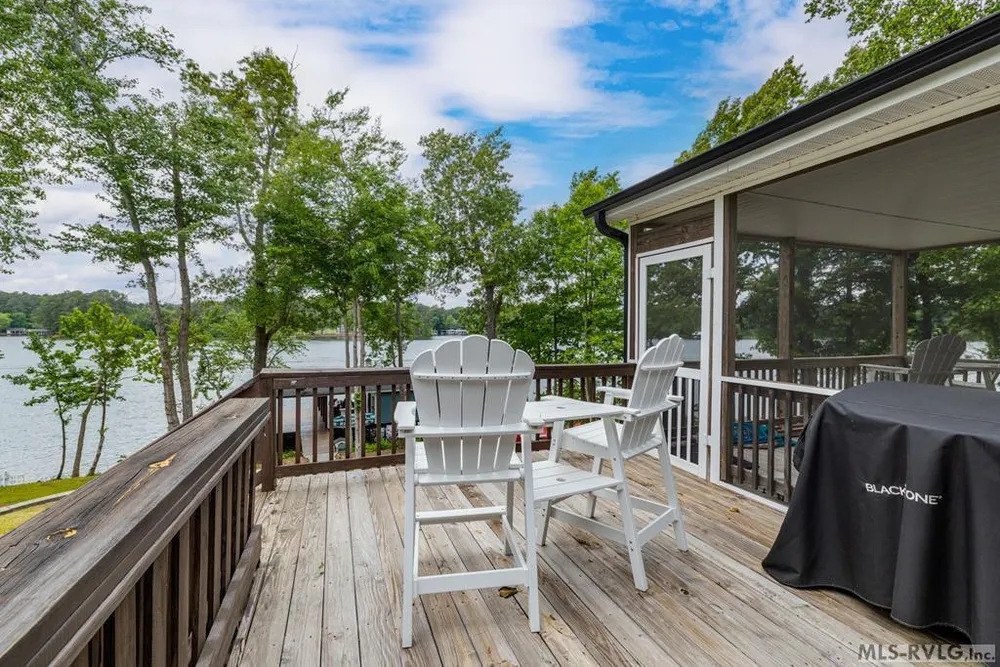 154 Herman Rd, Bracey, VA 23919