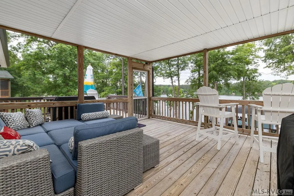 154 Herman Rd, Bracey, VA 23919