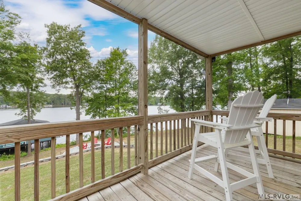 154 Herman Rd, Bracey, VA 23919