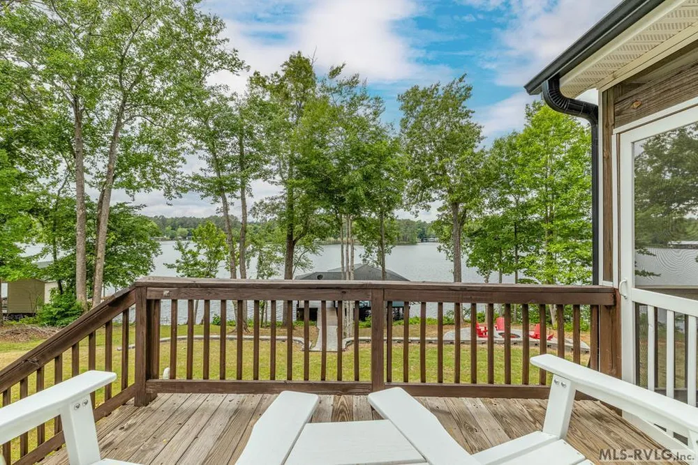 154 Herman Rd, Bracey, VA 23919