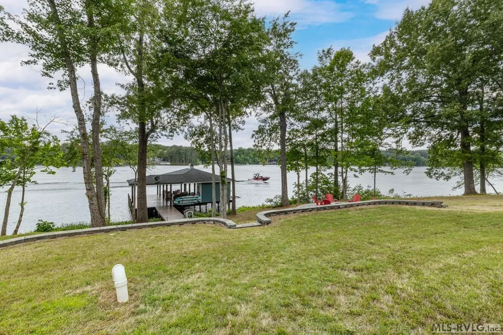 154 Herman Rd, Bracey, VA 23919