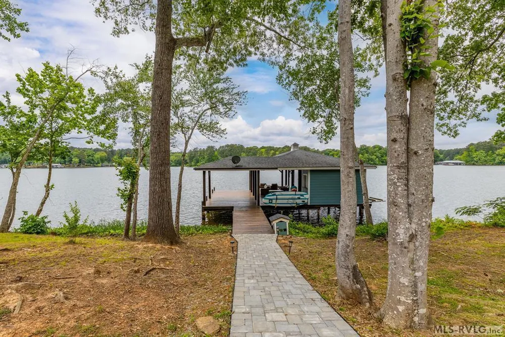 154 Herman Rd, Bracey, VA 23919