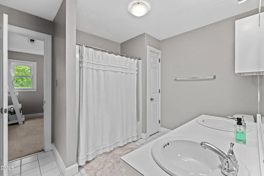 4209 Quail Hollow Dr, Raleigh, NC 27609
