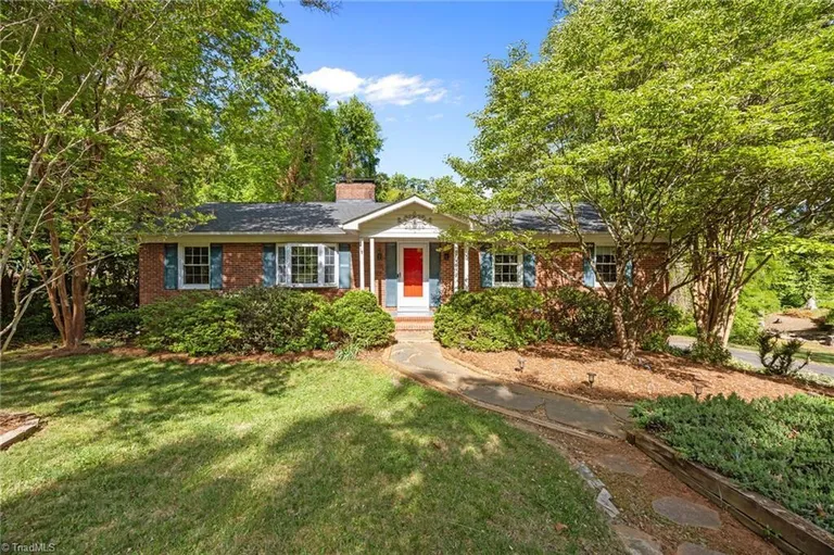 204 Kyle Rd, Winston-Salem, NC 27104
