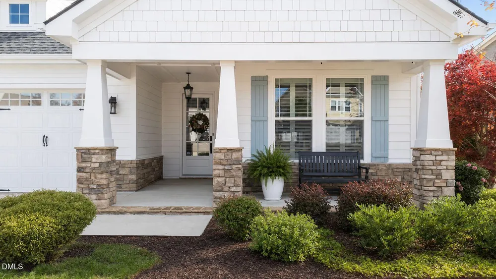734 Kerr Lake Dr, Fuquay-Varina, NC 27526