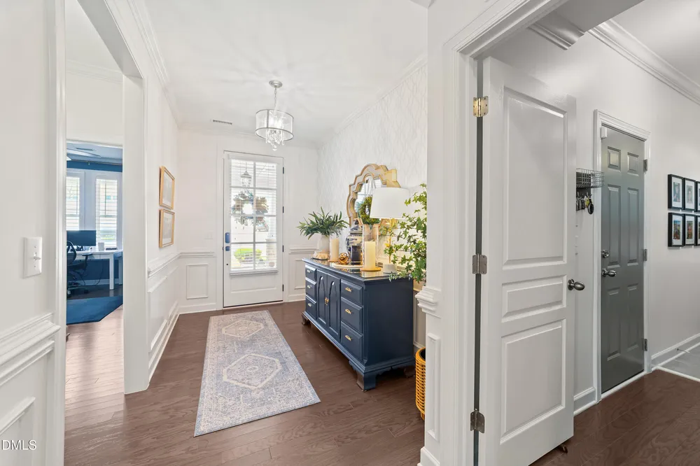 734 Kerr Lake Dr, Fuquay-Varina, NC 27526