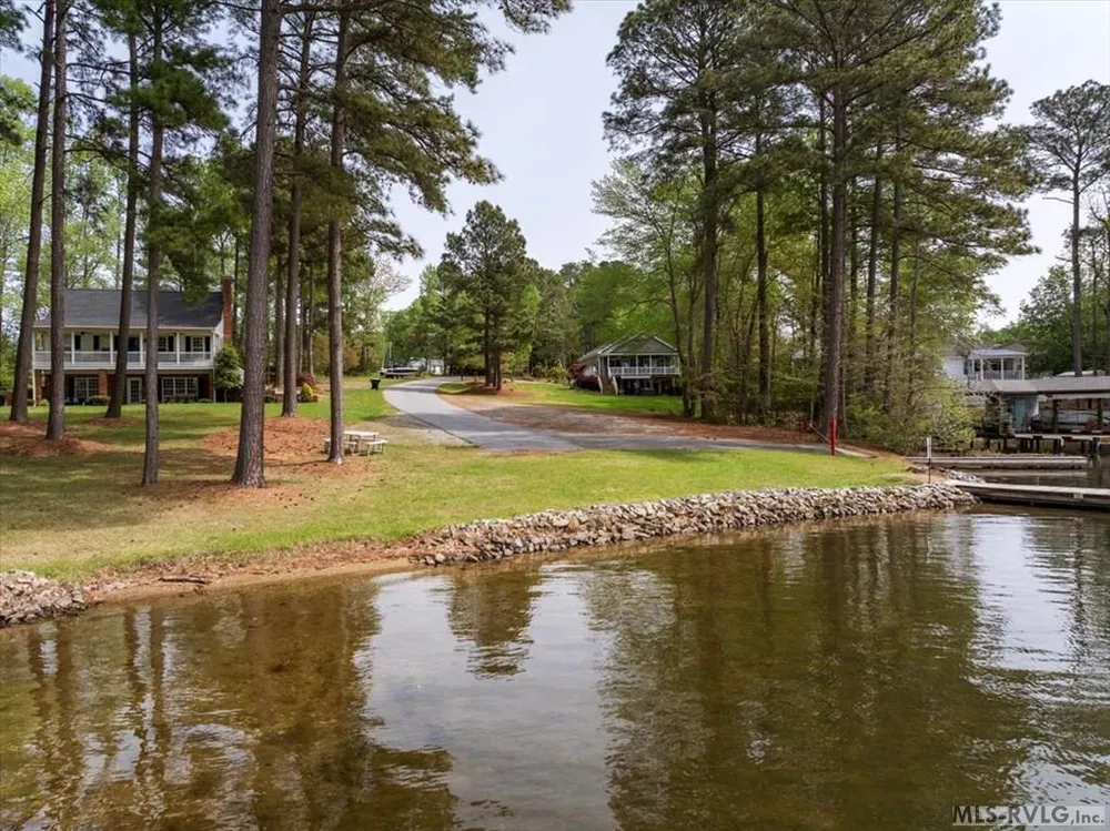 192 Pier Point Dr, Henrico, NC 27842