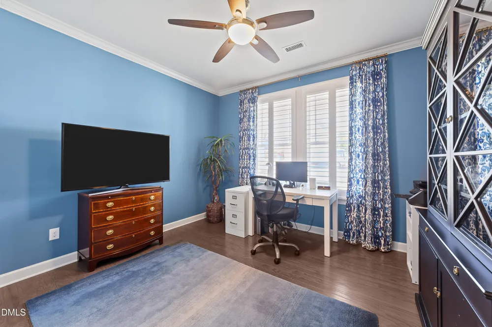 734 Kerr Lake Dr, Fuquay-Varina, NC 27526