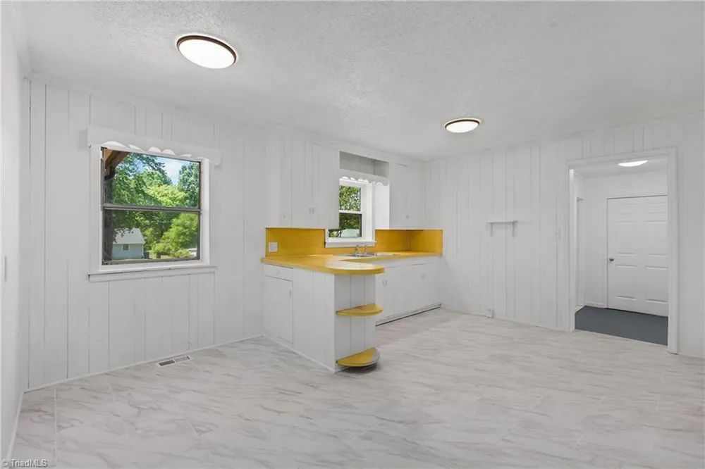 5217 Brenda Dr, Winston-Salem, NC 27107