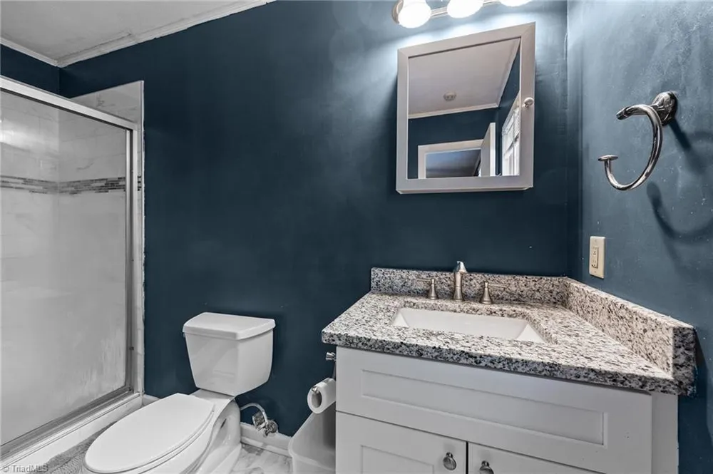 204 Kyle Rd, Winston-Salem, NC 27104