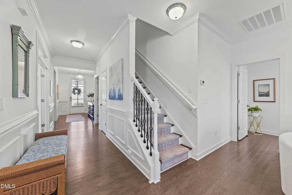 734 Kerr Lake Dr, Fuquay-Varina, NC 27526