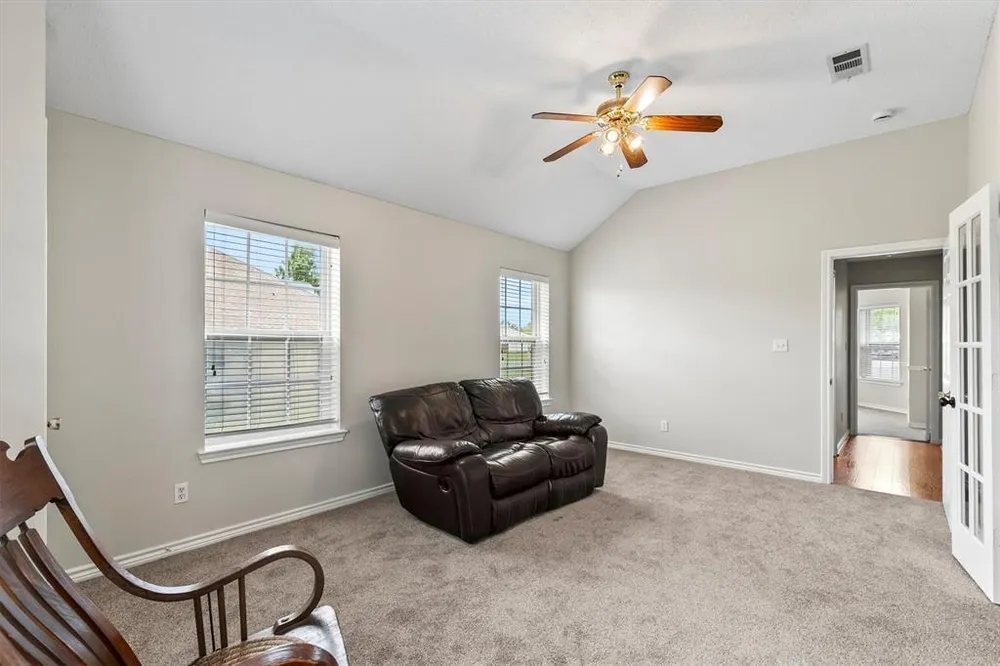 6581 Meadow Ridge Circle, Nevada, TX 75173