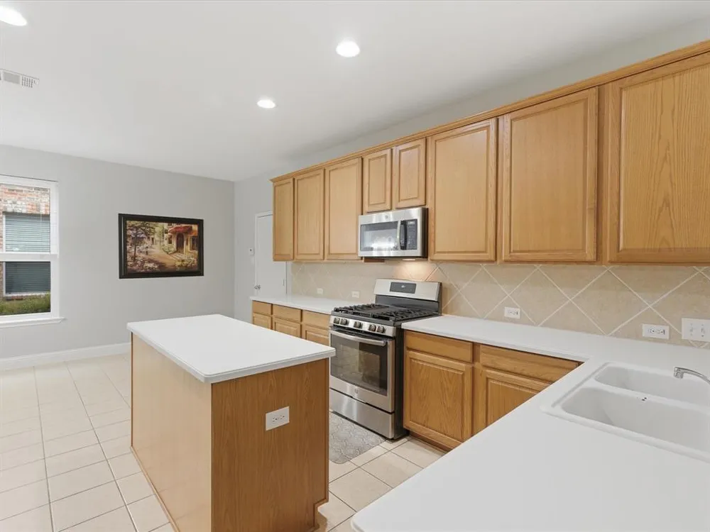 1104 Churchill Dr, Frisco, TX 75036