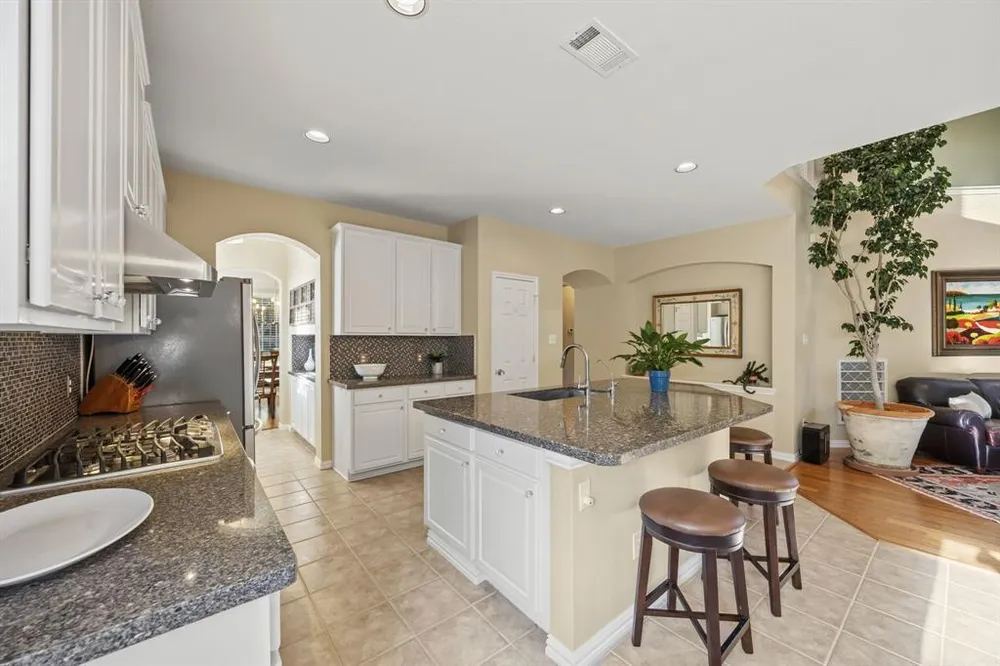 2139 Barret Dr, Frisco, TX 75033