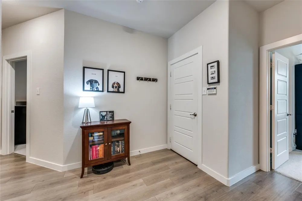 5405 High Pointe Dr, Haltom City, TX 76137