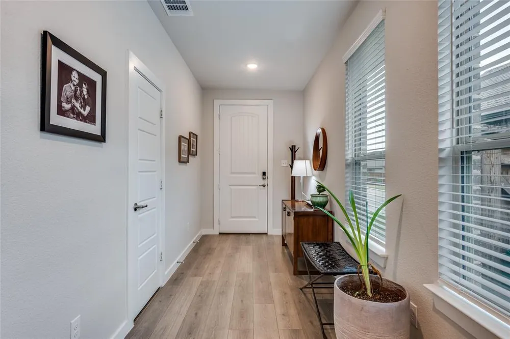 5405 High Pointe Dr, Haltom City, TX 76137