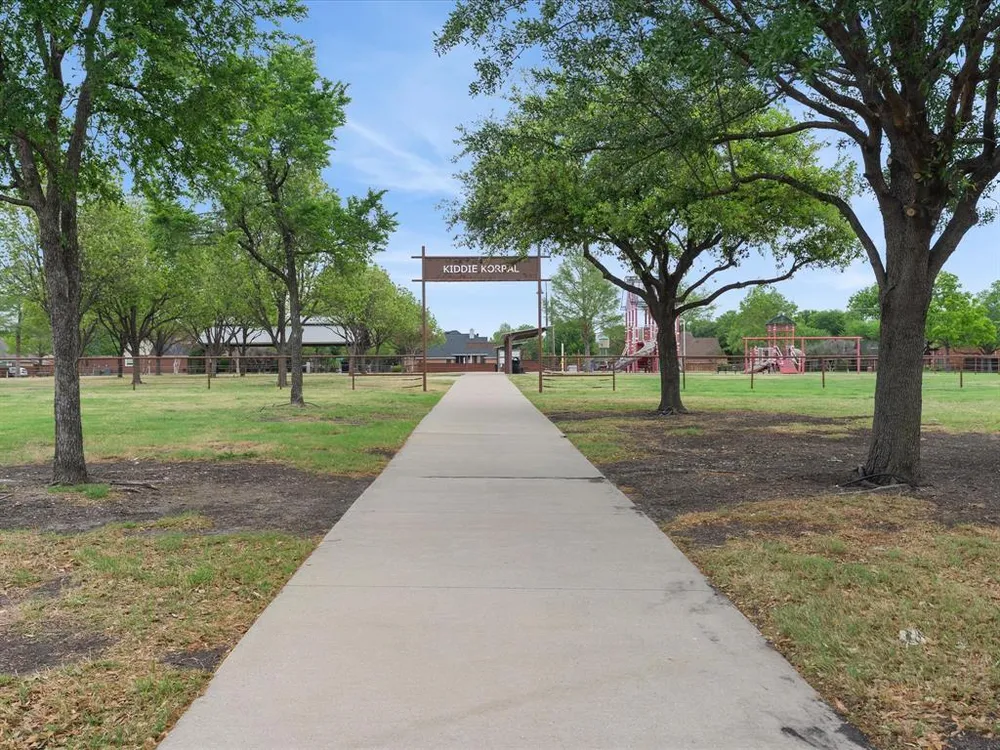 1104 Churchill Dr, Frisco, TX 75036