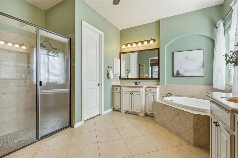 112 Chatfield Dr, Rockwall, TX 75087